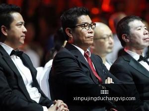 上海男篮荣,耀瞬间,全队佩戴总,新葡京,新葡京app,新葡京娱乐,新普京赌场